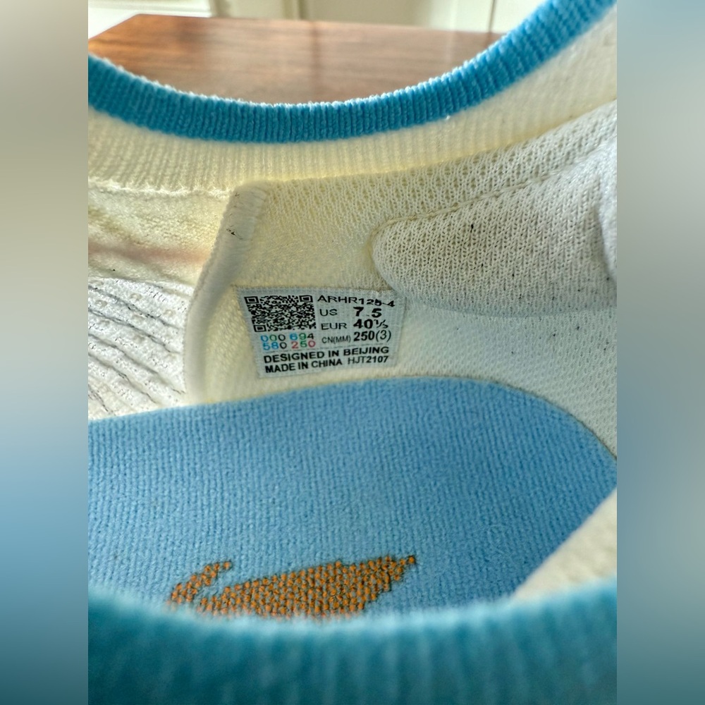 Li-Ning Essential Sneakers in White, Blue, and Orange - Picture 7 of 10